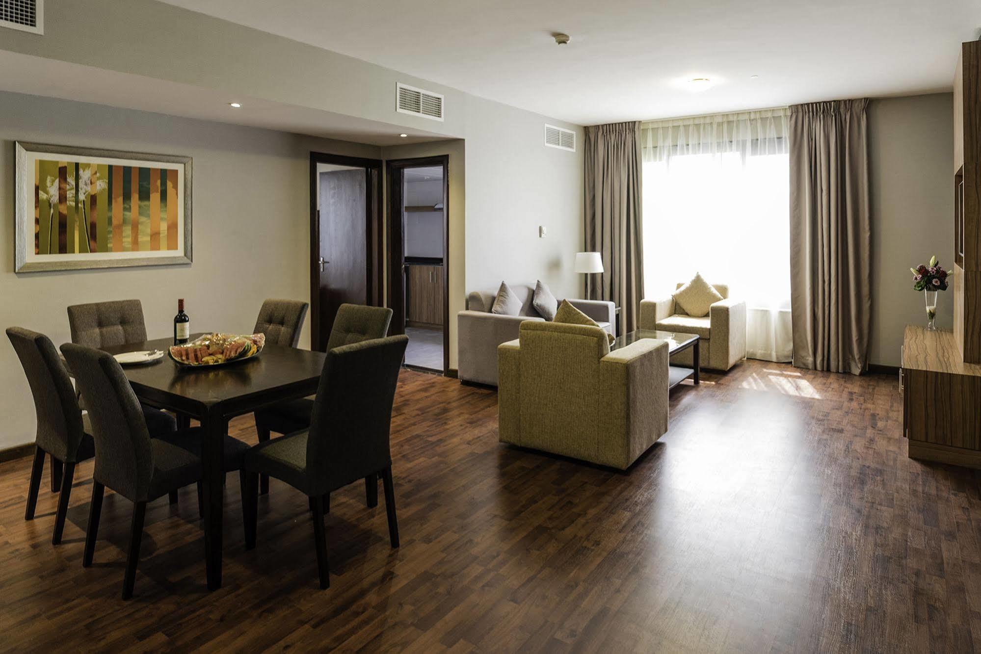 Emirates Plaza Hotel Абу-Дабі Екстер'єр фото