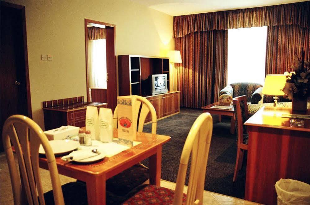 Emirates Plaza Hotel Абу-Дабі Екстер'єр фото