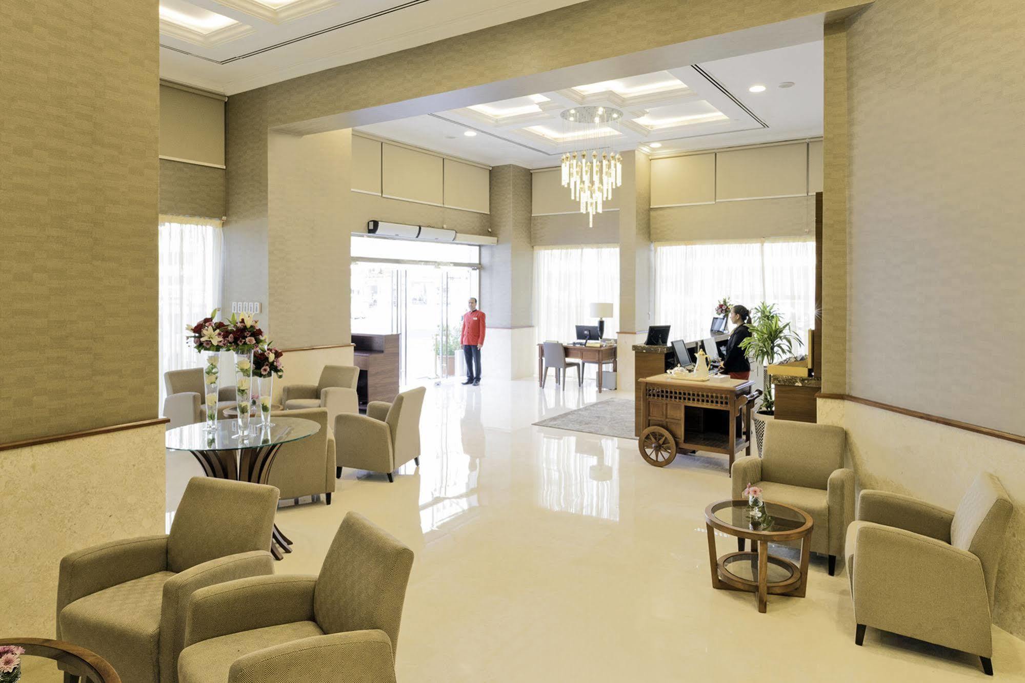 Emirates Plaza Hotel Абу-Дабі Екстер'єр фото